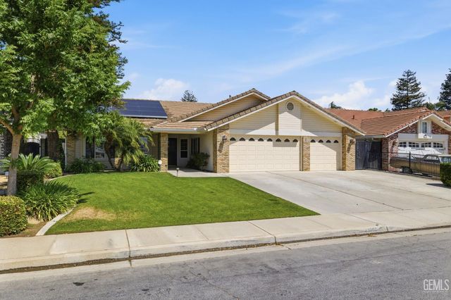 5702 Stageline Drive, Bakersfield, CA 93312