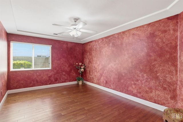 5702 Stageline Drive, Bakersfield, CA 93312