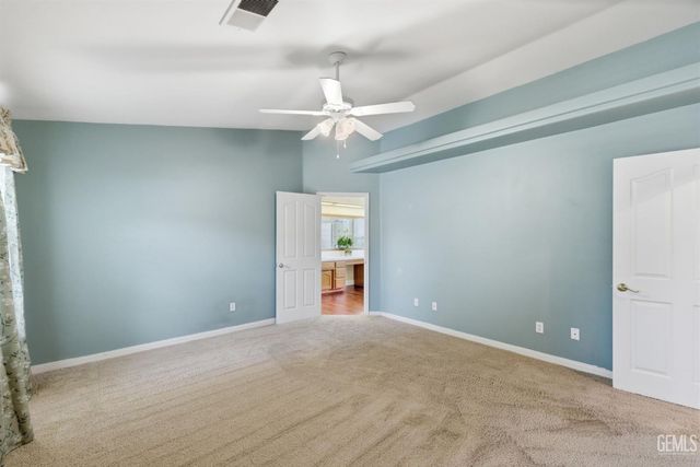5702 Stageline Drive, Bakersfield, CA 93312