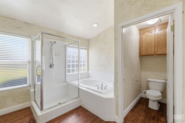 5702 Stageline Drive, Bakersfield, CA 93312