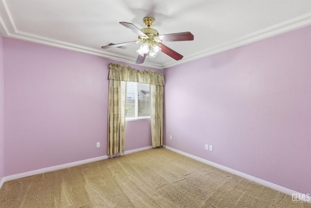 5702 Stageline Drive, Bakersfield, CA 93312