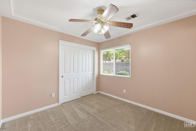 5702 Stageline Drive, Bakersfield, CA 93312