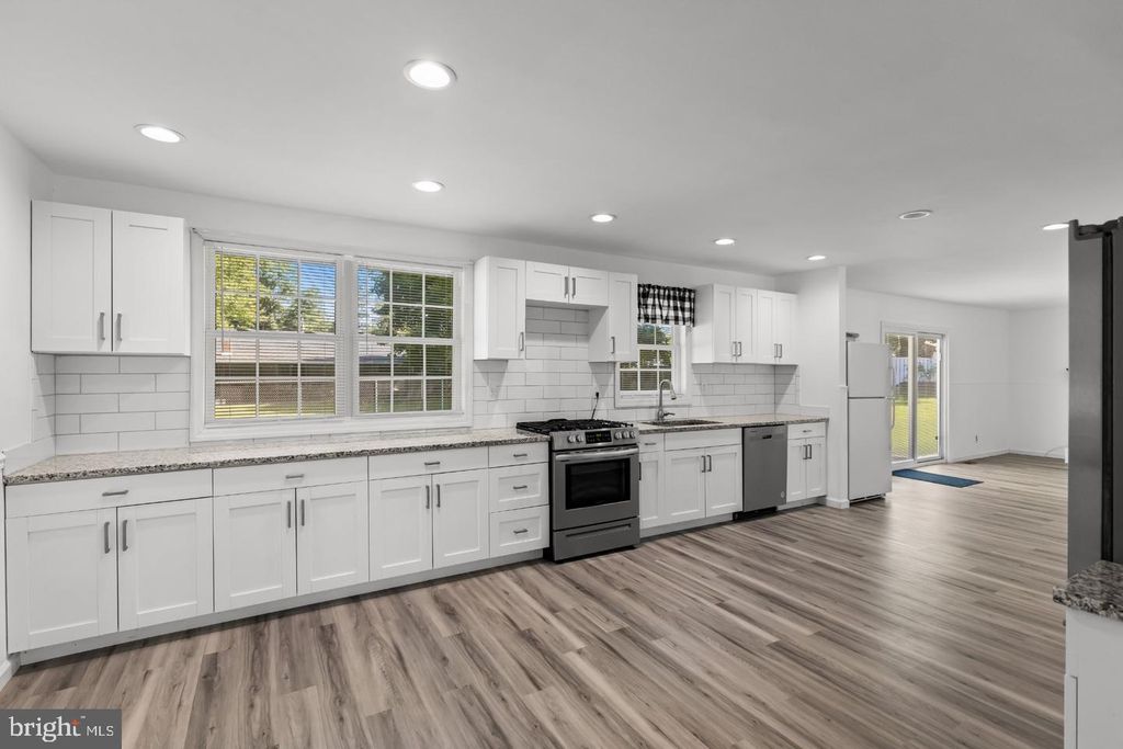 85 MYRTLE AVE, MICKLETON, NJ 08056 — photo 2