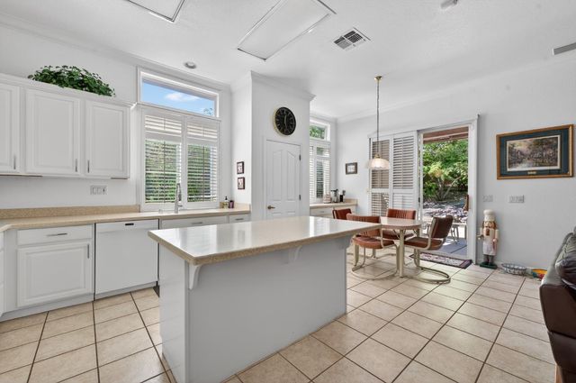 405 Dumas Ct, Roseville, CA 95747