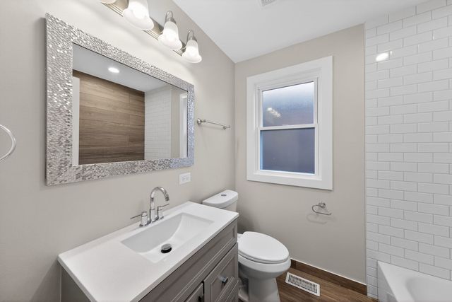 6559 S Kedvale Avenue, Chicago, IL 60629