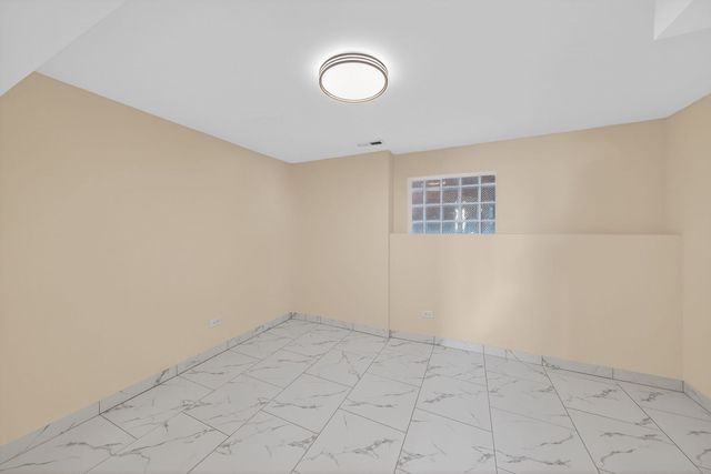 6559 S Kedvale Avenue, Chicago, IL 60629