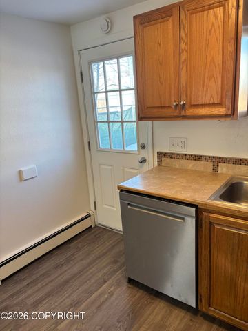 203 N Hoyt Street, Anchorage, AK 99508