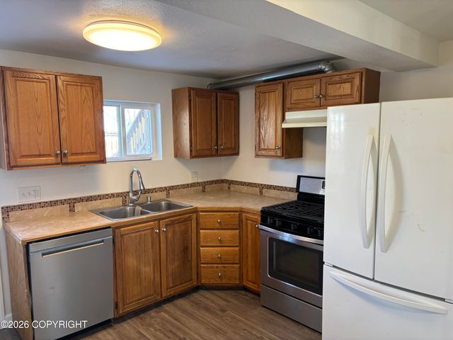 203 N Hoyt Street, Anchorage, AK 99508