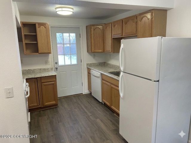 203 N Hoyt Street, Anchorage, AK 99508