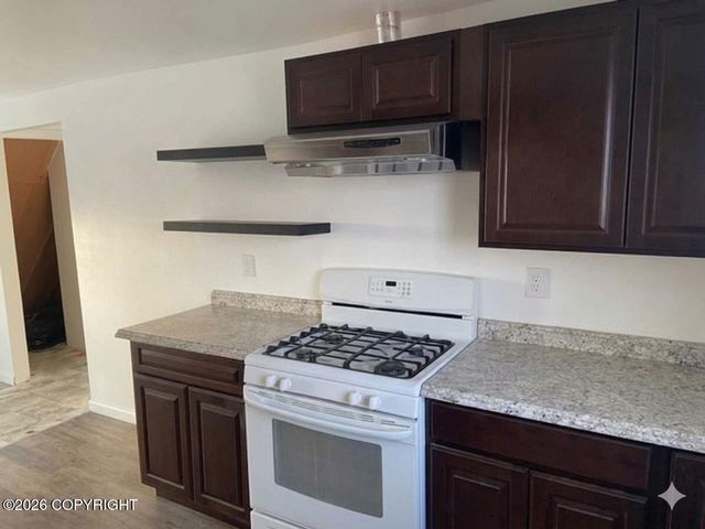 203 N Hoyt Street, Anchorage, AK 99508