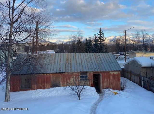203 N Hoyt Street, Anchorage, AK 99508