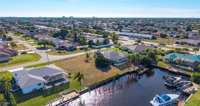 111 SE 37th TER, Cape Coral, FL 33904