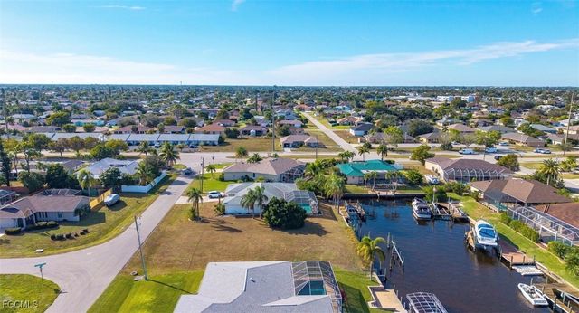 111 SE 37th TER, Cape Coral, FL 33904