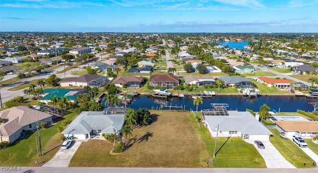 111 SE 37th TER, Cape Coral, FL 33904