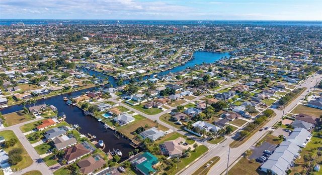 111 SE 37th TER, Cape Coral, FL 33904