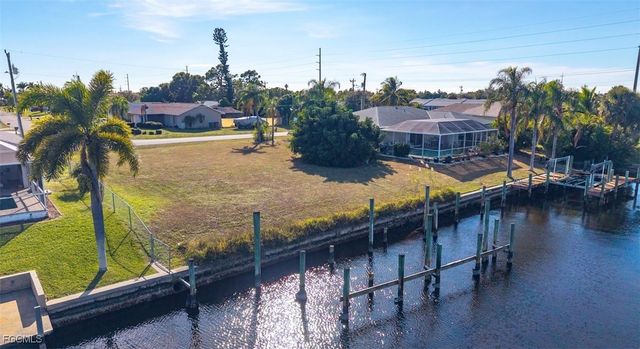 111 SE 37th TER, Cape Coral, FL 33904