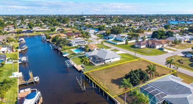 111 SE 37th TER, Cape Coral, FL 33904