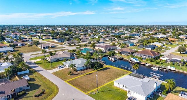 111 SE 37th TER, Cape Coral, FL 33904