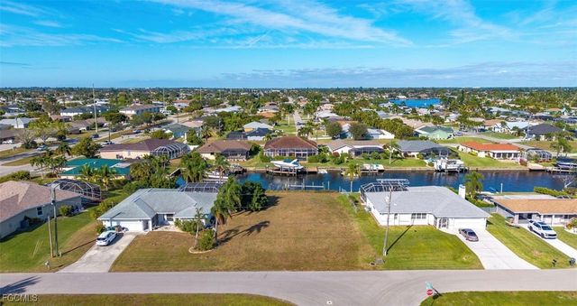 111 SE 37th TER, Cape Coral, FL 33904