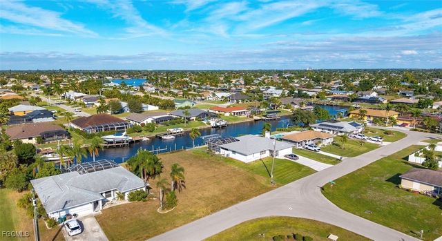 111 SE 37th TER, Cape Coral, FL 33904