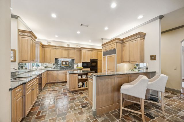 5 Sarah Nash Court, Dallas, TX 75225