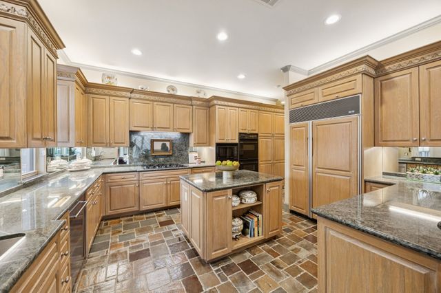 5 Sarah Nash Court, Dallas, TX 75225