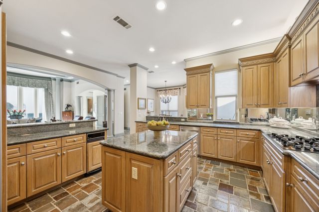 5 Sarah Nash Court, Dallas, TX 75225