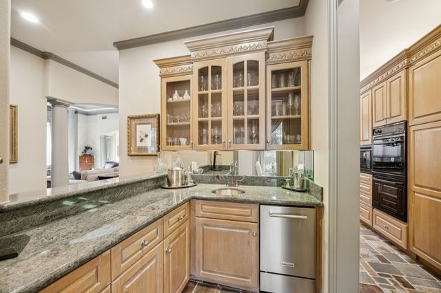 5 Sarah Nash Court, Dallas, TX 75225