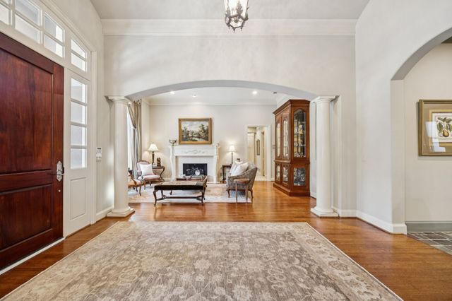 5 Sarah Nash Court, Dallas, TX 75225