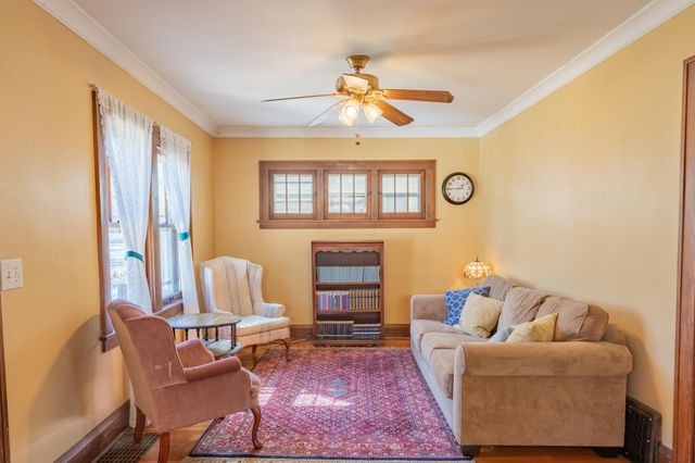 3952 25th Avenue S, Minneapolis, MN 55406