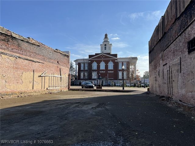 27 W Main Street, Paris, AR 72855