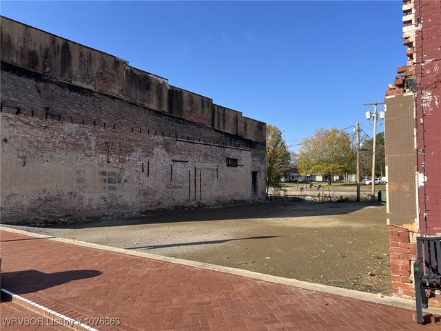 27 W Main Street, Paris, AR 72855