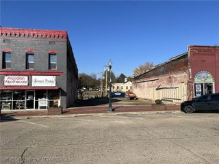 27 W Main Street, Paris, AR 72855