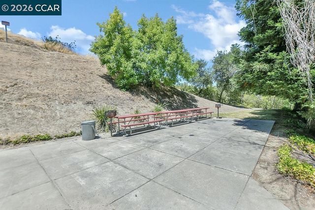 430 Mill Rd, Martinez, CA 94553