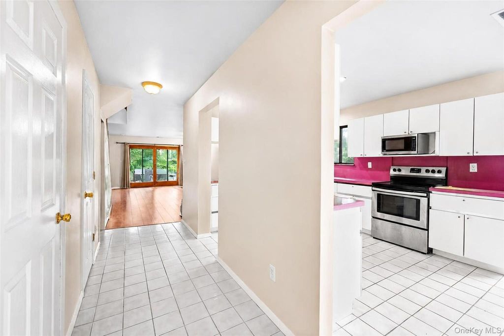 127 Beecher Avenue Extension, East Islip, NY 11730 — photo 5