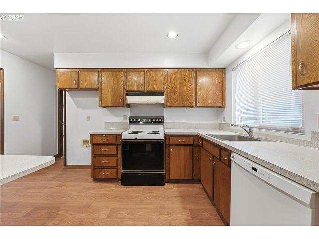 6760 Sw 199TH Ct, Beaverton, OR 97078