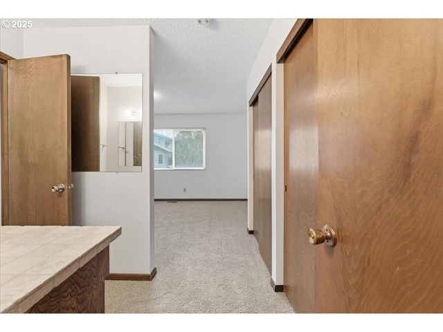 6760 Sw 199TH Ct, Beaverton, OR 97078