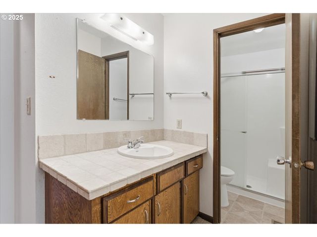 6760 Sw 199TH Ct, Beaverton, OR 97078