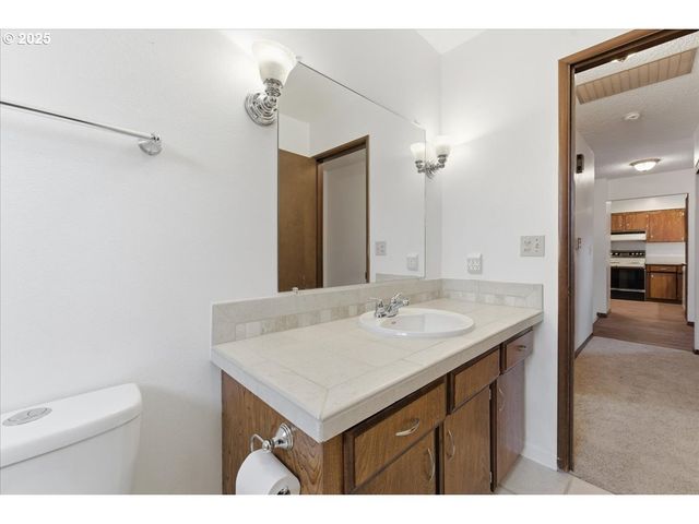 6760 Sw 199TH Ct, Beaverton, OR 97078