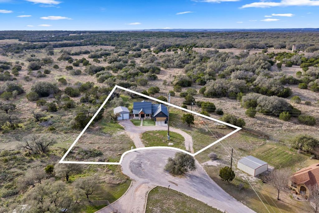 109 Lavonna Fox DR, Burnet, TX 78611