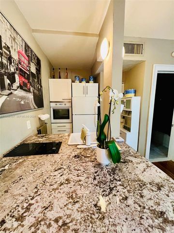 536 14th St 310, Miami Beach, FL 33139