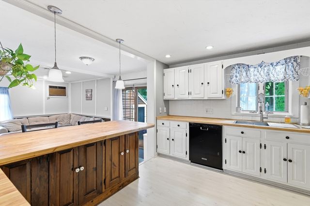 18 Durant Road, Weymouth, MA 02190