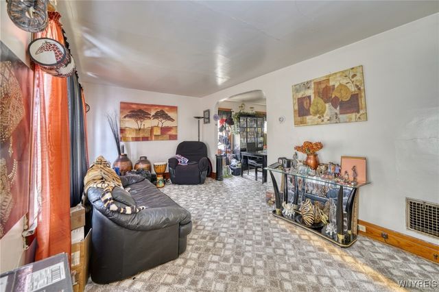 82 Montclair Avenue, Buffalo, NY 14215