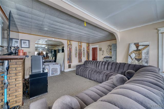 82 Montclair Avenue, Buffalo, NY 14215