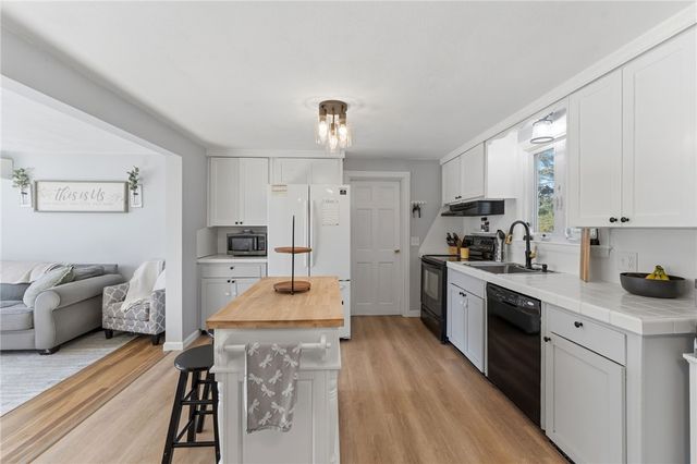 4 York Drive, Coventry, RI 02816