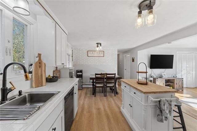 4 York Drive, Coventry, RI 02816