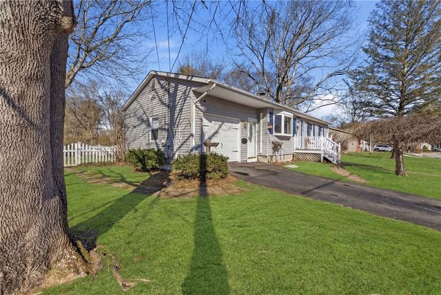 4 York Drive, Coventry, RI 02816