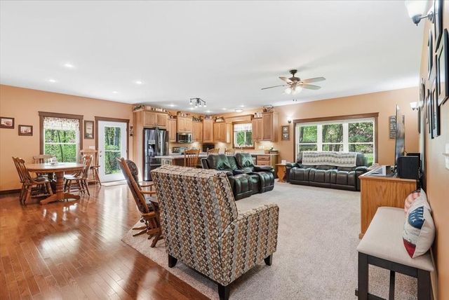 1904 Deblene Lane, Eau Claire, WI 54703