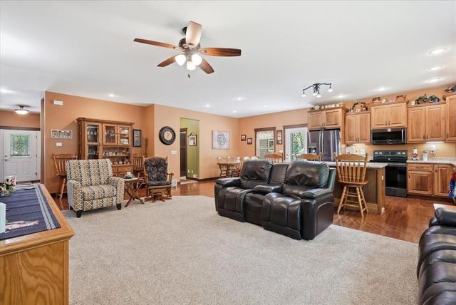 1904 Deblene Lane, Eau Claire, WI 54703