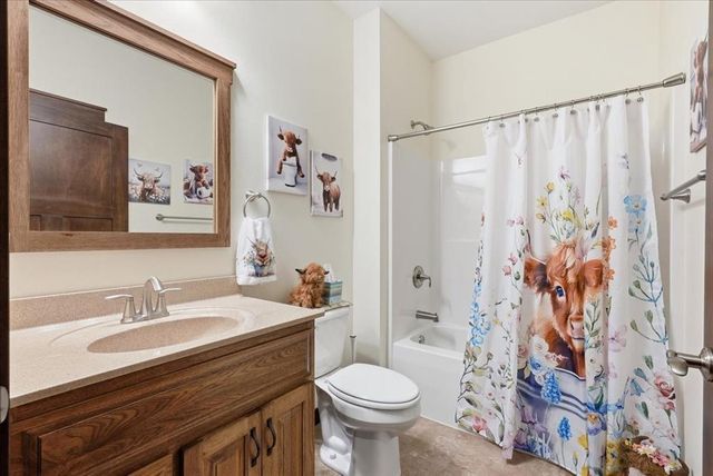 1904 Deblene Lane, Eau Claire, WI 54703